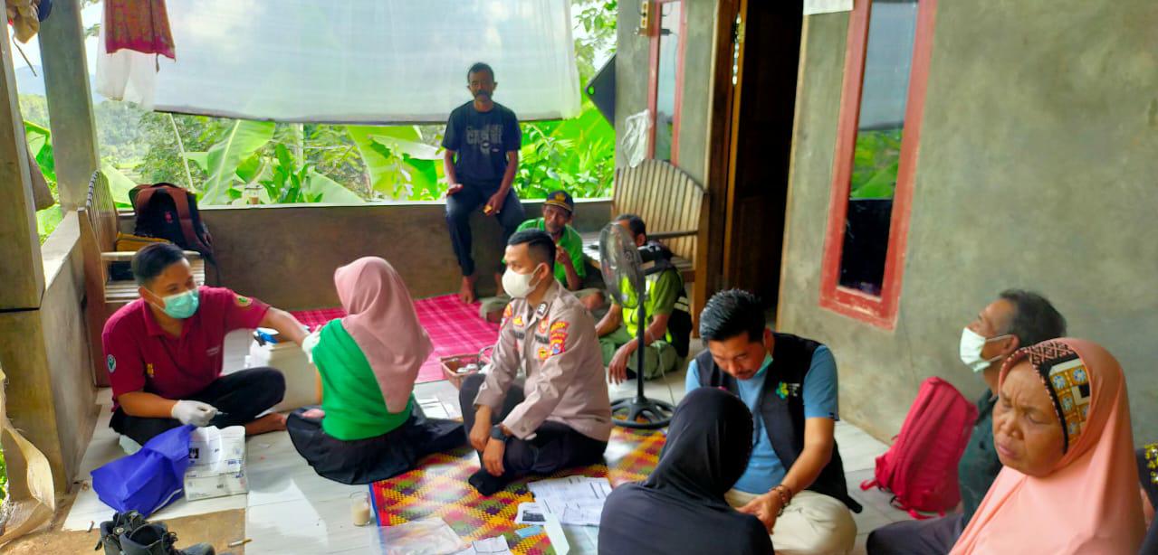 Kegiatan Vaksinasi Oleh Polsek Cilograng.