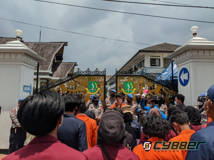 Aliansi BEM Sukabumi Minta Pemkot Evaluasi Pembangunan yang Dinilai Cacat