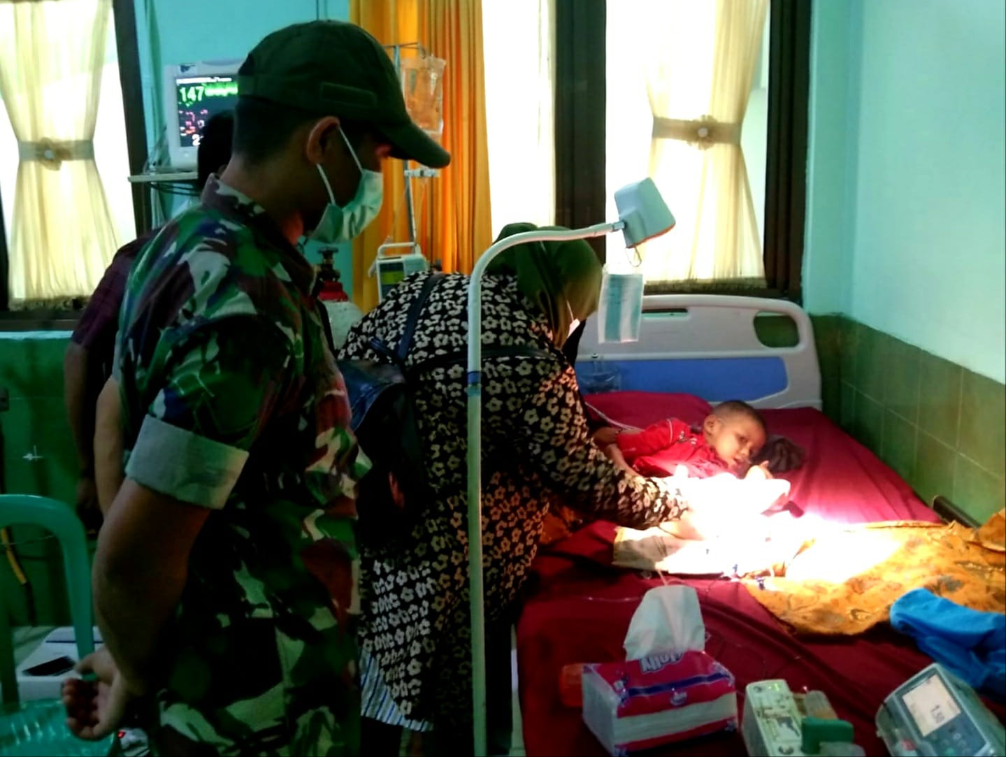 Babinsa Evakuasi Anak Penderita Gizi Buruk