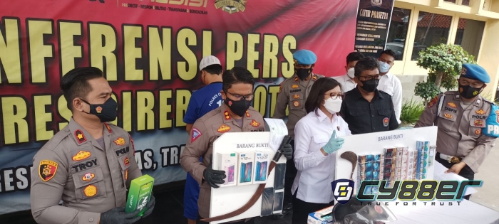 Terilit Hutang, Warga Cirebon Kota Nekat Rampok Minimarket, Ditangkap Polisi