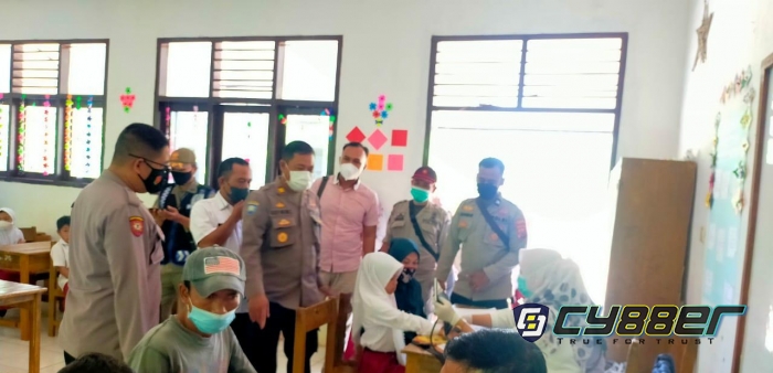 Polsek Cilograng Gelar Vaksinasi Covid 19 untuk Anak 6-11 Tahun