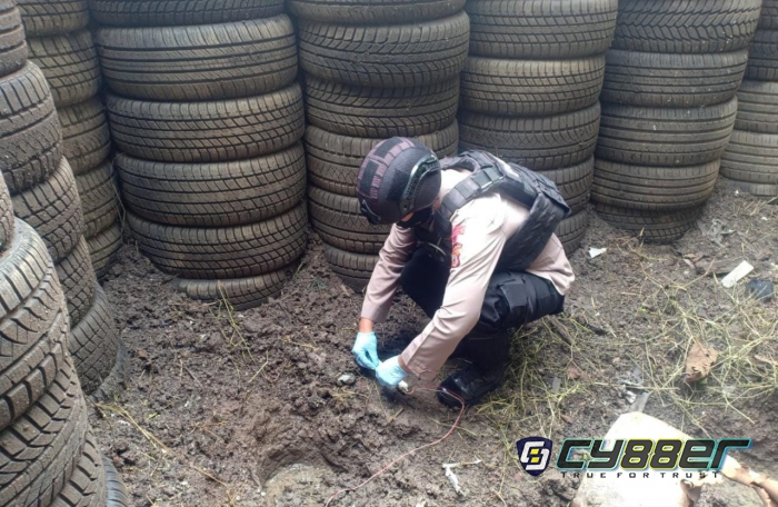 Gegana Sat Brimob Polda Jabar Disposal Bom Militer