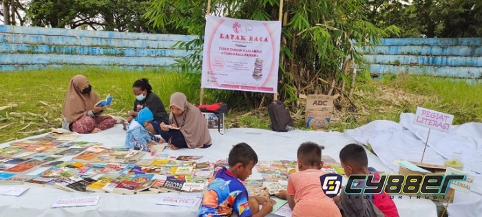 Budayakan Literasi, Ada Lapak Baca Gratis di Area Pantai WTC