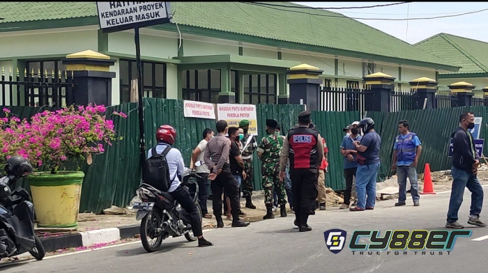 Miris!! Selama 2 Bulan Gaji Buruh Proyek Gedung Danrem 031/Wirabima Belum Dibayar