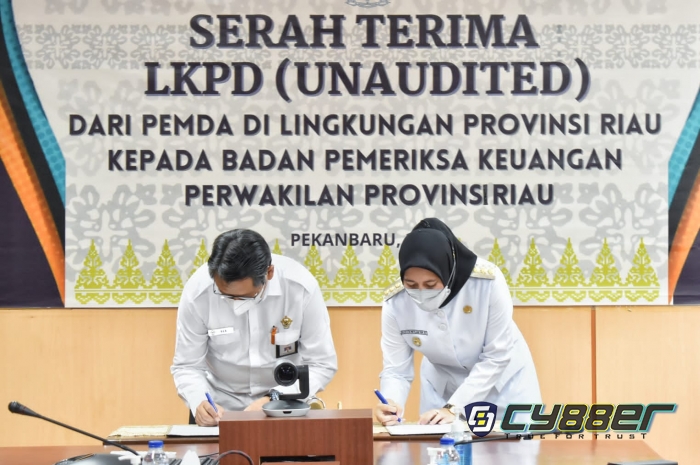 Indragiri Hulu Kabupaten Tercepat Serahkan LKPD TA. 2021 Kepada BPK-RI Perwakilan Provinsi Riau