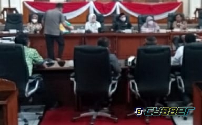 Audensi dengan Komisi I DPRD, APDESI Kab. Subang Sampaikan Delapan Tuntutan