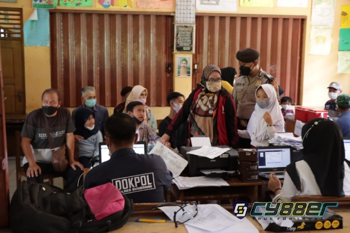 Ratusan Siswa MI Raudlatul Muta