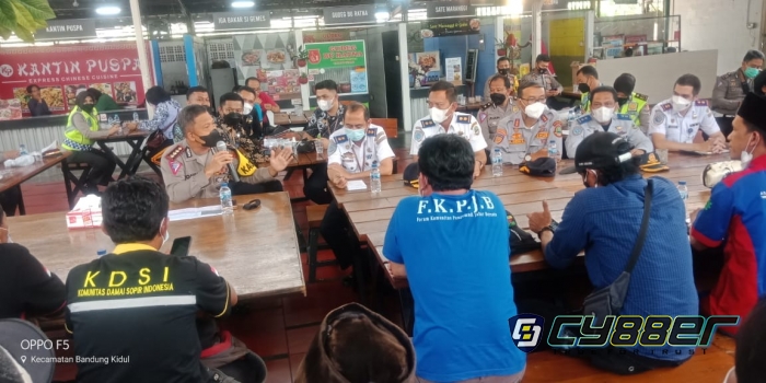 Pengemudi Angkutan Barang Laksanakan Audiensi Dengan Dit Lantas Polda Jabar dan Instansi Terkait