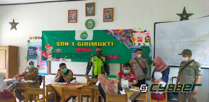 Polsek Cilograng Gelar Vaksinasi Covid 19 Anak 6-11 tahun di SDN 1 Girimukti