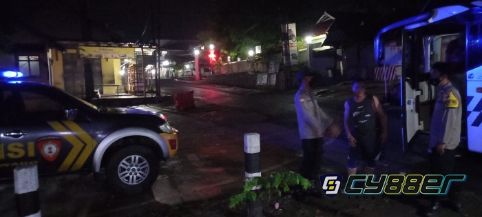 Polres Sumedang dan Jajarannya Melaksanakan Patroli Blue Light