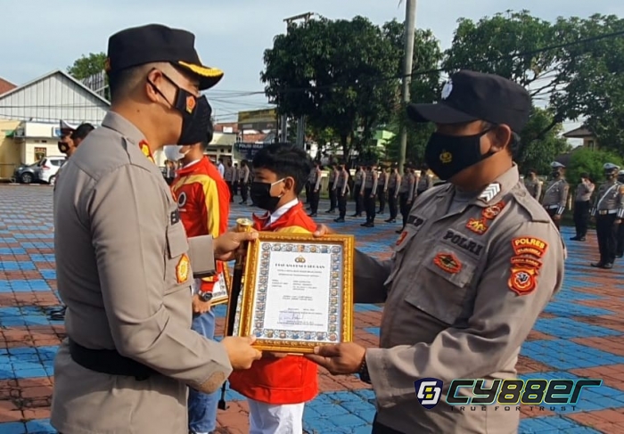 Bentuk Apresiasi, Kapolres Majalengka Berikan Penghargaan Kepada Anggota Atlet INKANAS Jabar dan Kejuaraan Dai Kamtibmas