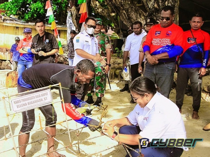 Dinas Pariwisata, PADRA dan BAF Gelar Transplantasi dan Rehabilitasi Karang di Kampung Saonek 