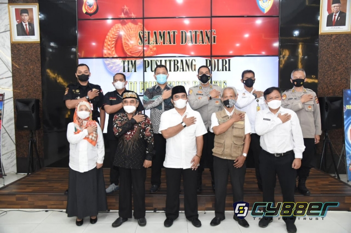Tim Pustlitbang Polri Melakukan Penelitian di Polrestabes Bandung 