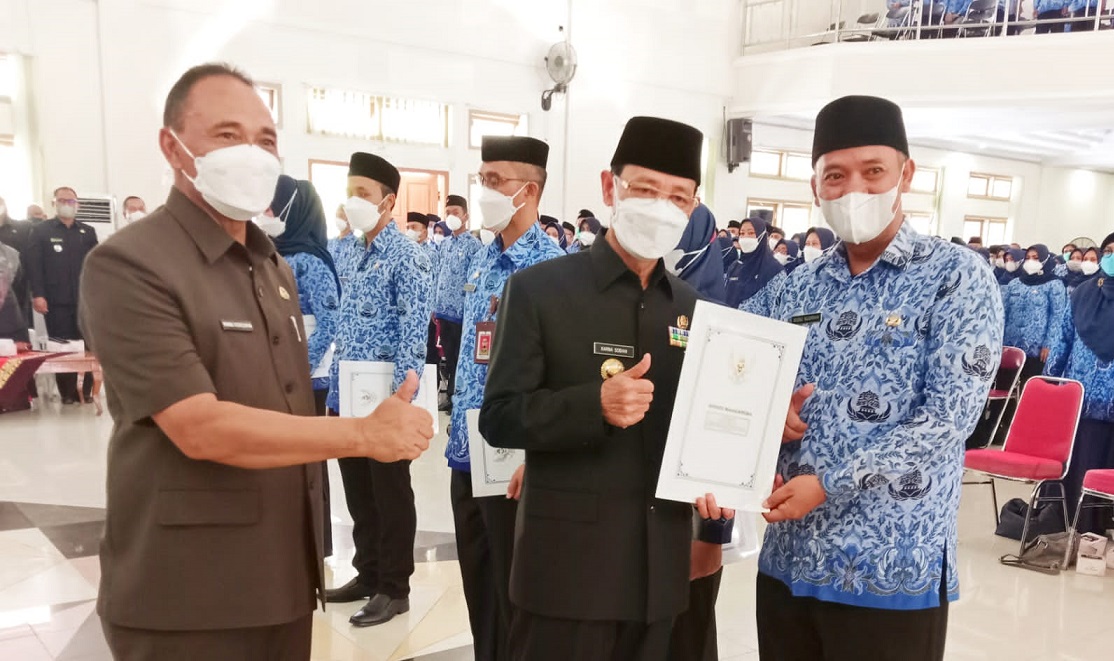 Bupati Majalengka Serahkan SK Pengangkatan P3K