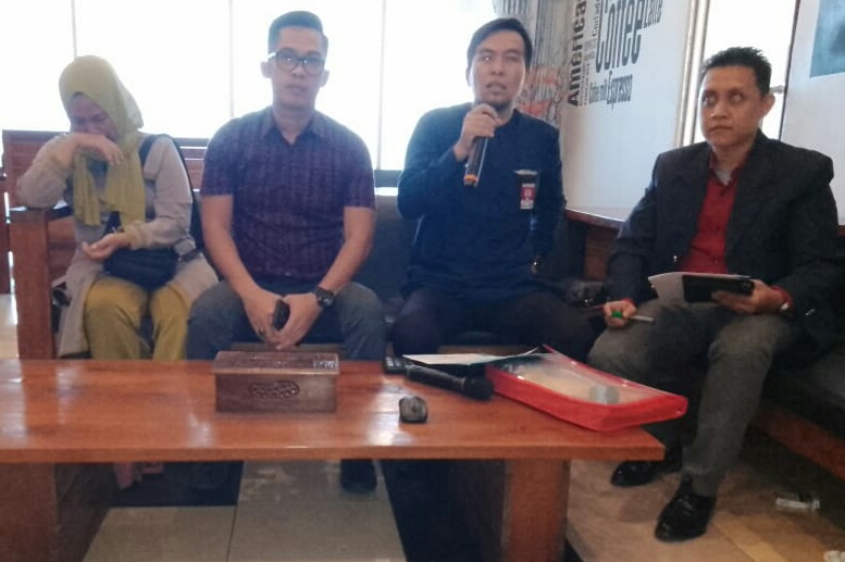 Penangkapan Herman Samsi Dengan Merusak Pintu Rumah, SOP Brimob Polda Sumsel Mirip Premanisme 