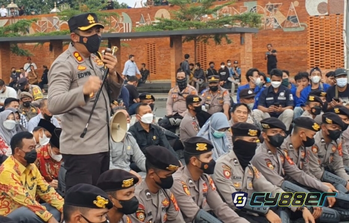 Terciptanya Kondusifitas, Kapolres Majalengka Berikan Pesan Positif Pada Mahasiswa Saat Unjuk Rasa