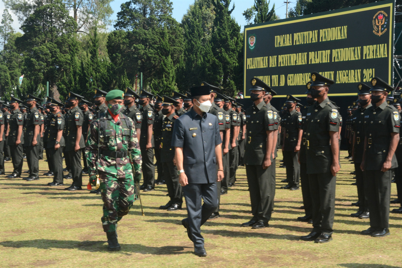 Pangdam III Siliwangi Lantik dan Sumpah 602 Prajurit Muda di Pangalengan