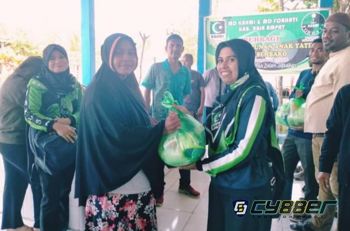 MD-KAHMI dan MD-FORHATI Raja Ampat Berbagi, Kali ini Membagi Sembako di Kampung Saonek