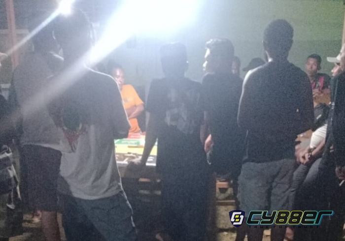 Rolex di Jalan Masuk Buper Distrik Heram Makin Menggila 