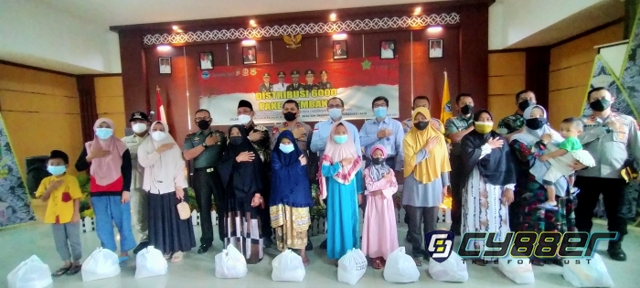 PT Chandra Asri Distribusikan 6000 Paket Sembako Bagi Masyarakat CIlegon.