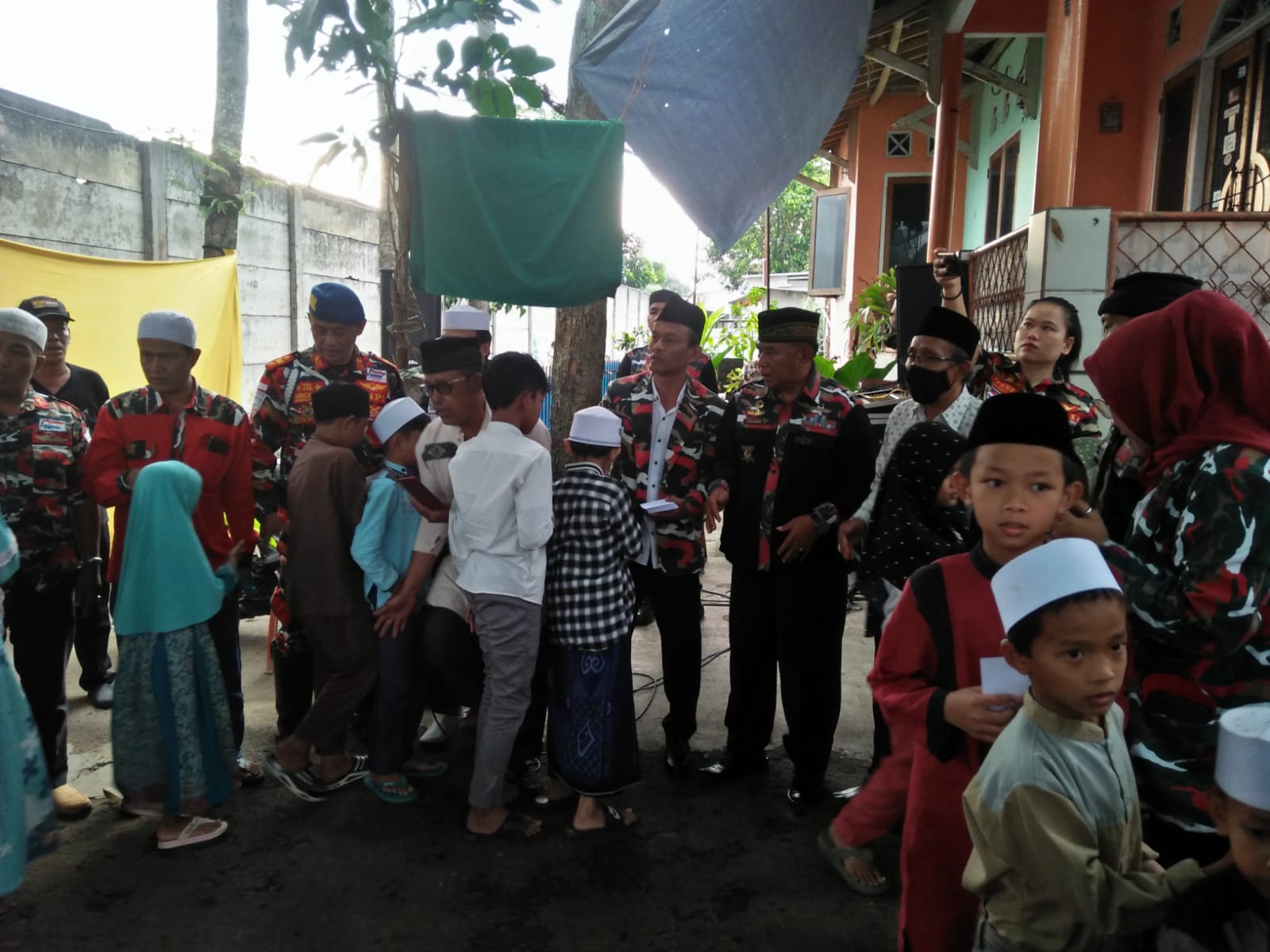 LMPI Bogor Giat Bukber dan Santuni 50 Yatim Piatu