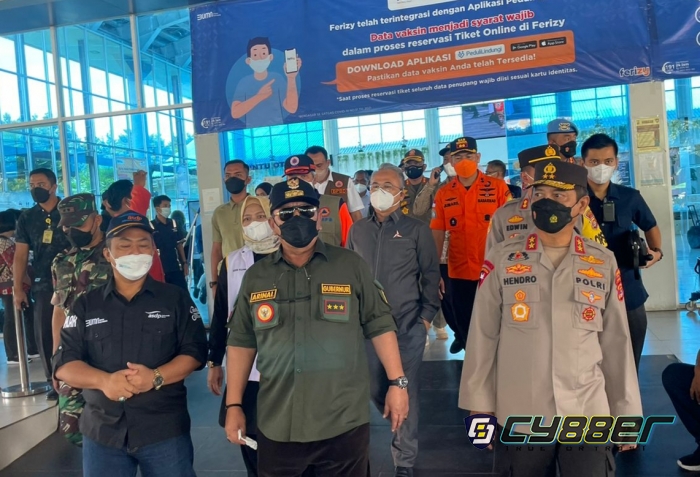 Pastikan Arus Mudik Lancar Gubernur Lampung  Lakukan Kunker di Pelabuhan Bakauheni.