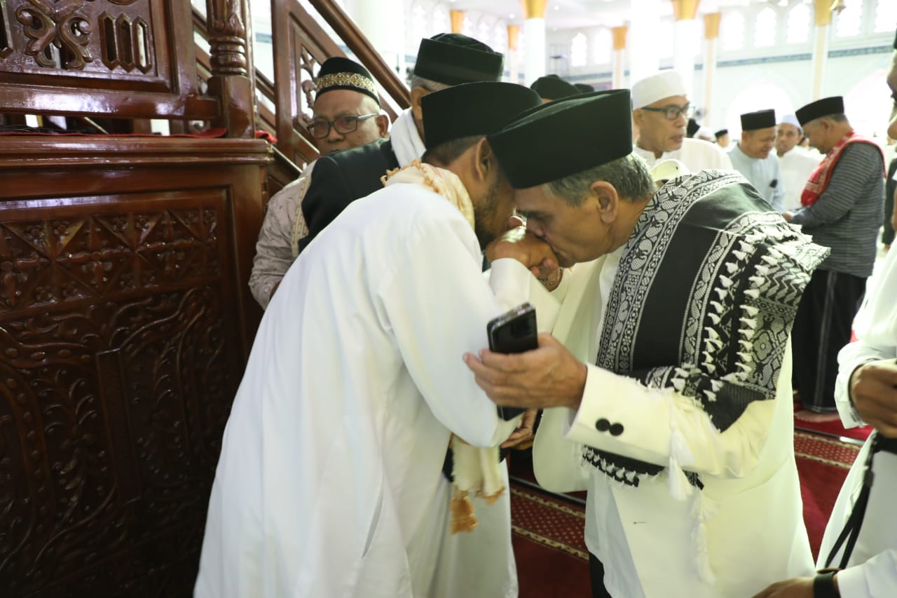 Usai Shalat Ied di Masjid Agung Lhoksukon, Bupati Aceh Utara Ucapkan Selamat Idul Fitri