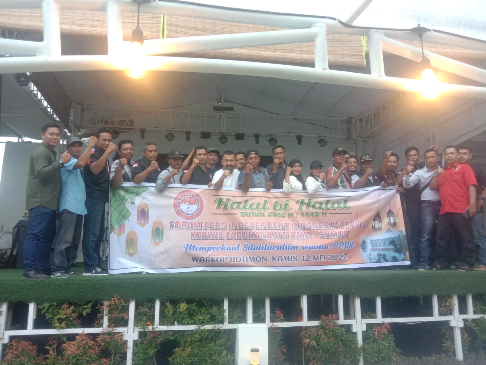 Memperkuat Silaturahmi FPII Labuhanbatu Raya Adakan Halal Bilhalal di Cafe Botimon Reborn