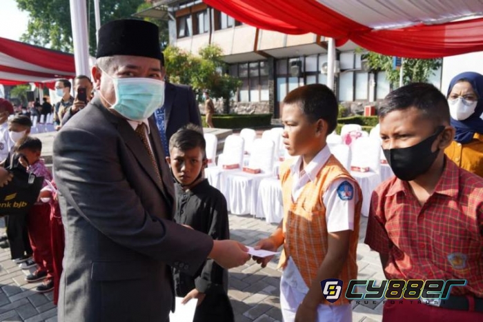 Pemkab Garut Gelar Upacara  Peringatan Hardiknas 2022