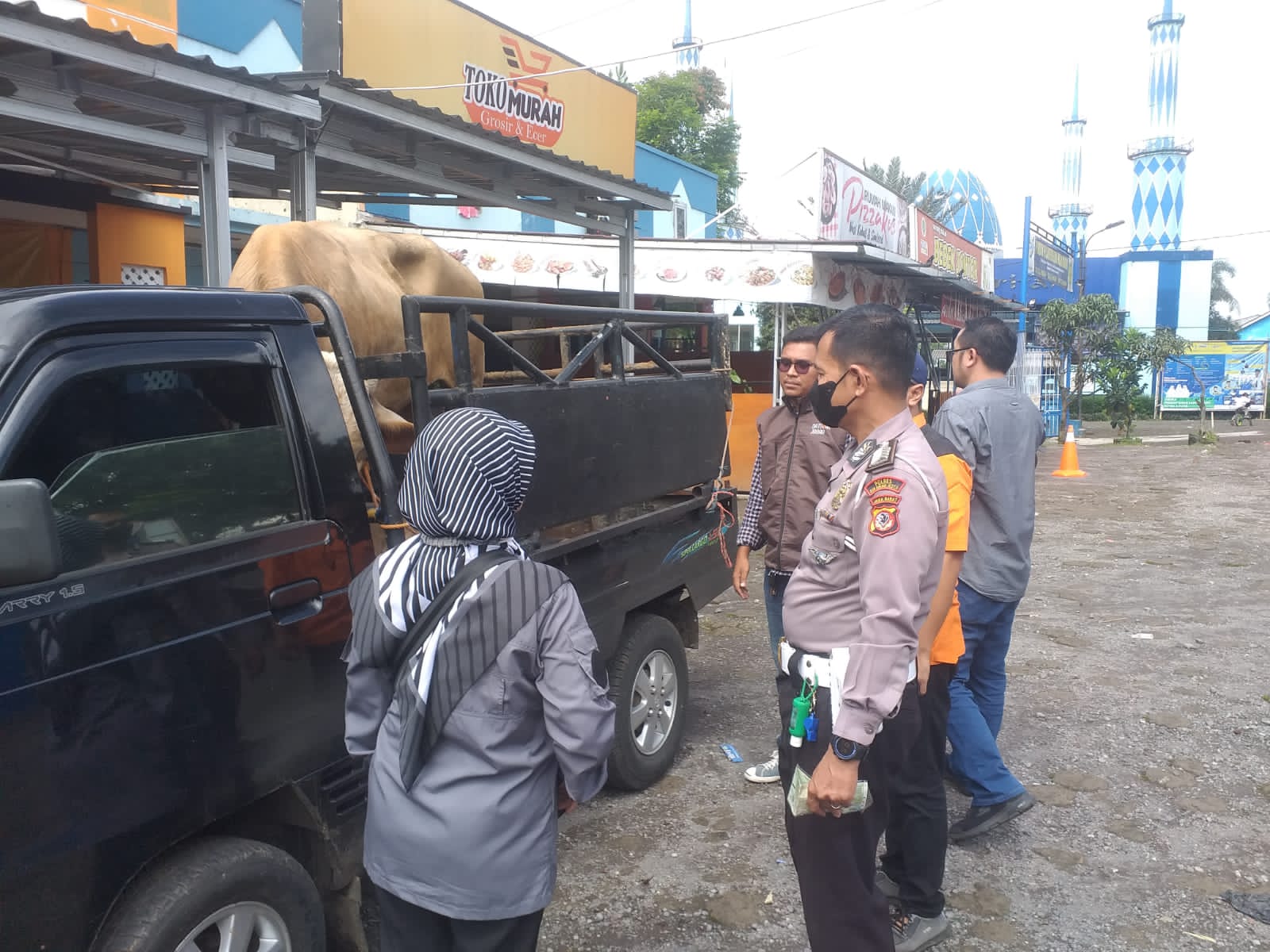Polisi dan Dinas Peternakan Tahan Sapi Limosin yang Hendak Dikirim ke Sukabumi