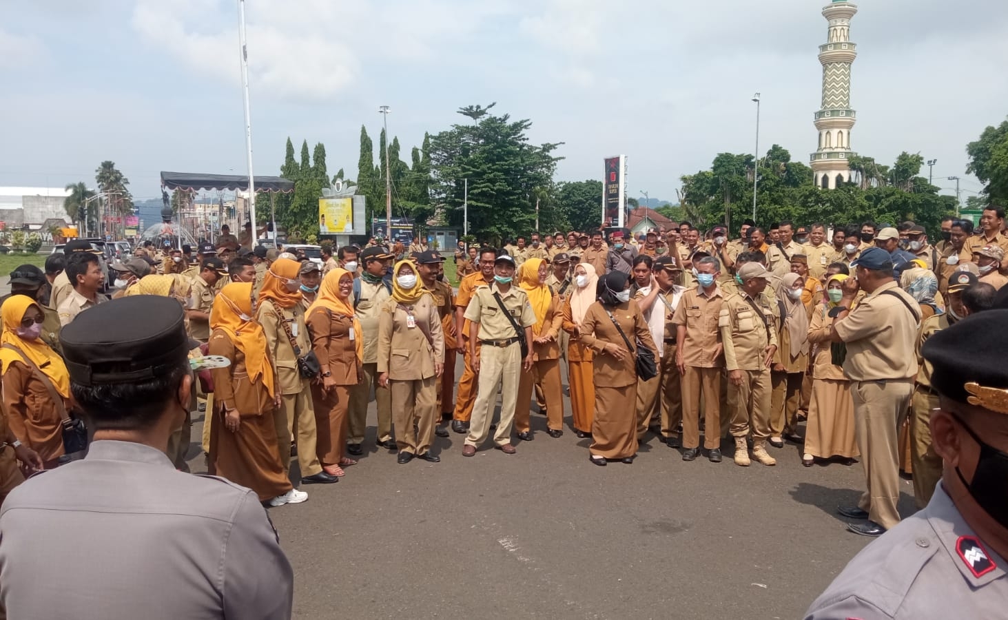 Aksi Gabungan Kades Se-Kabupaten Cilacap