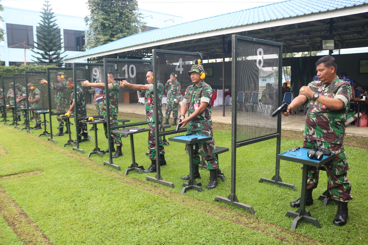 Kosek I Gelar Latihan Menembak