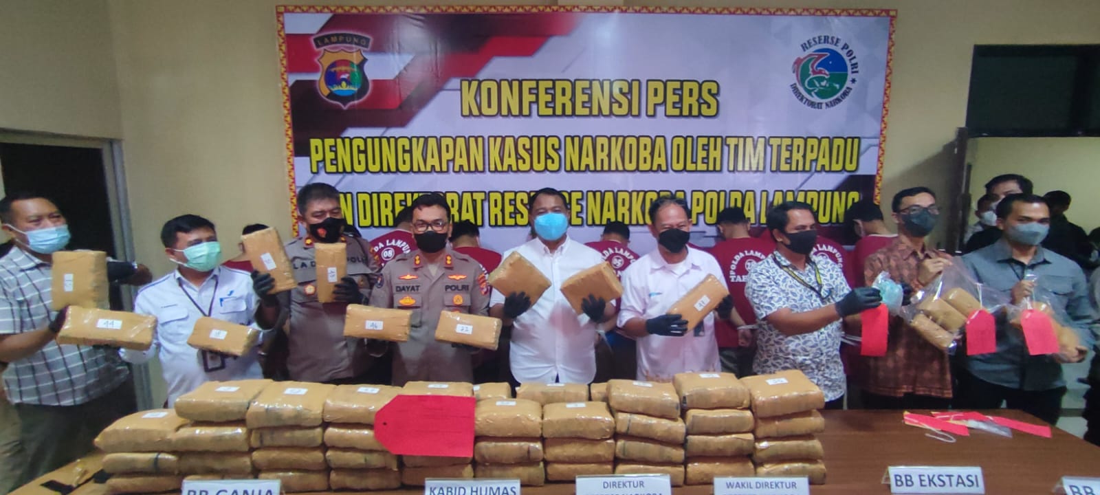 Polisi Amankan penyelundupan 3kg sabu, 1.300 pil ekstasi dan 69 kg Ganja