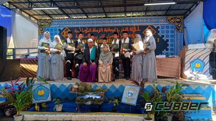 Ketua Yayasan Pondok Pesantren Fathussibyan Adakan Pelepasan Santri Kelas Enam Dengan Rasa Haru