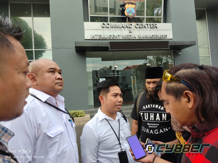 Terkait Kasus Persekusi Oknum Tokoh Agama, Ketua Komunitas Jurnalis Jatim Penuhi Panggilan Polisi