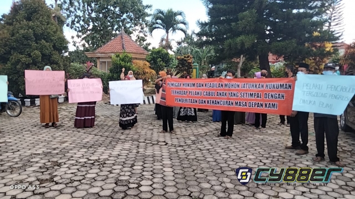 Keluarga Korban Tuntut Ustad Cabul di Kelumbayan Dipenjara Seumur Hidup
