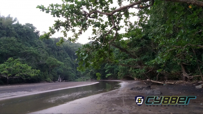 Miris!!! Pantai Karang Cigebang Desa Karang Wangi Cidaun Cianjur, Terbengkalai