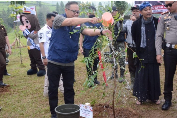 Momentum Peringatan HUT Bhayangkara ke-76, Polres bersama Pemkab Bogor Menanam Pohon