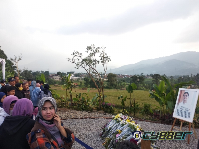 Hari Terakhir, Makam Eril Ramai Didatangi Para Peziarah