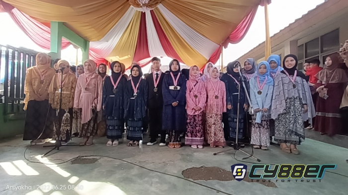 Isak Tangis Iringi Acara Perpisahan dan Kenaikan Kelas di SDN Cinagara 02