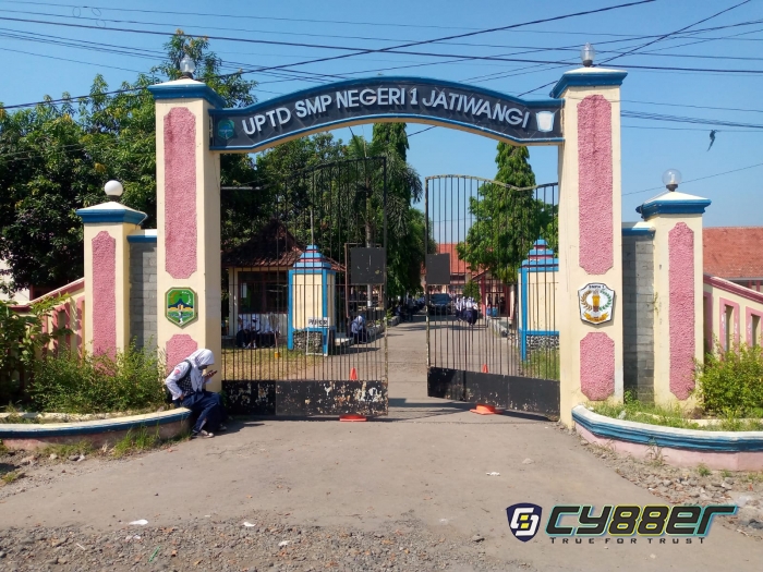 Sejumlah Orang Tua Siswa dan Siswi Alumni SMPN 1  Jatiwangi Tahun 2022 Keluhkan Adanya Pungutan Uang Pasca Acara Perpisahan