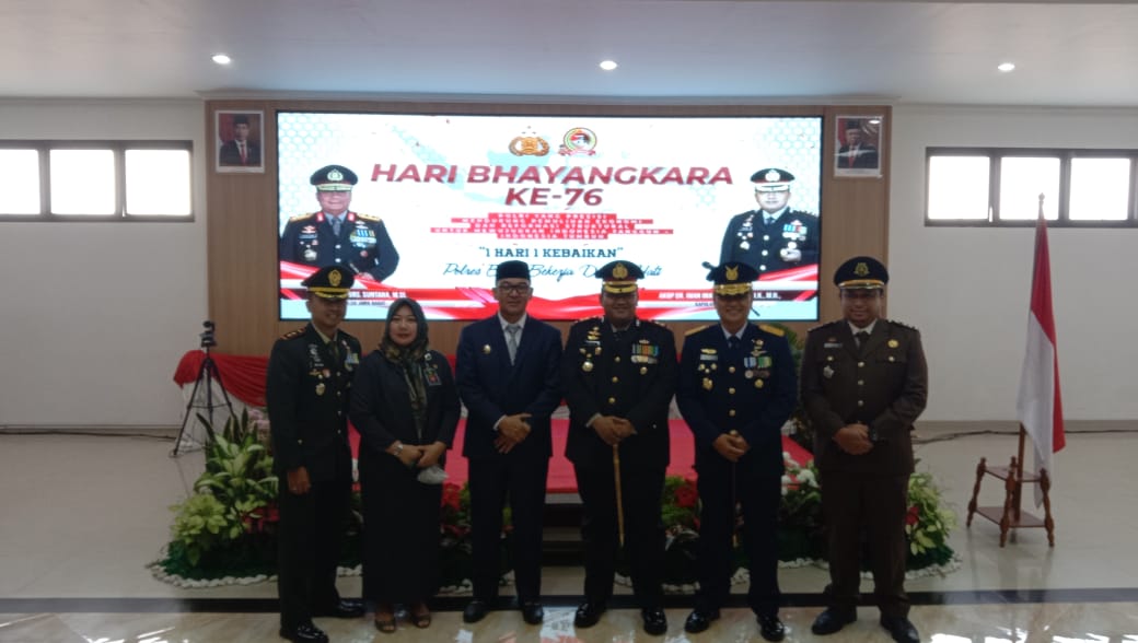 HUT Bhayangkara, Dandim 0621/Kab.Bogor Beserta Pasukan Beri Kejutan Kapolres