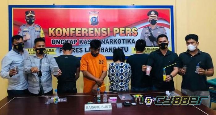 Grebek Kampung Narkoba, Polres Labuhanbatu Amankan 4 Orang, 1 Diantaranya IRT