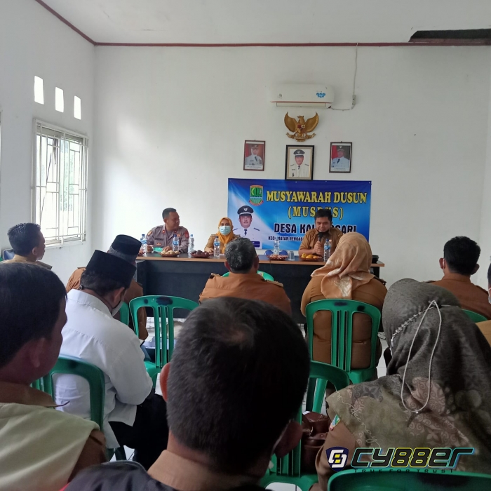Minggon Kecamatan Rengasdengklok Di Desa Kalangsari Bahas Program
