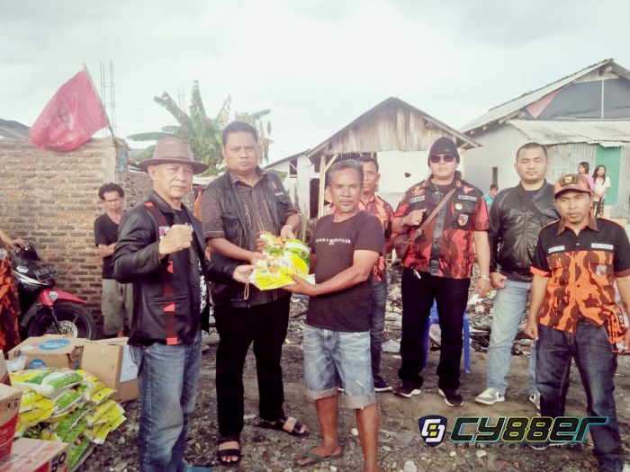 Delapan Warga Korban Kebakaran Menerima Bantuan MPC -PP Kota Bandar Lampung.