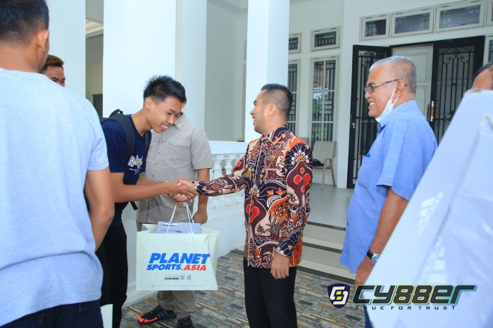 Prestasi Tim Volley Pelajar Labura Membuat Bupati Bangga