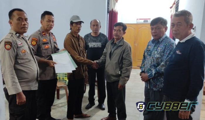Polsek Pugung Fasilitasi Rembuk Pekon Komplain Warga ke Kakon Sinar Agung