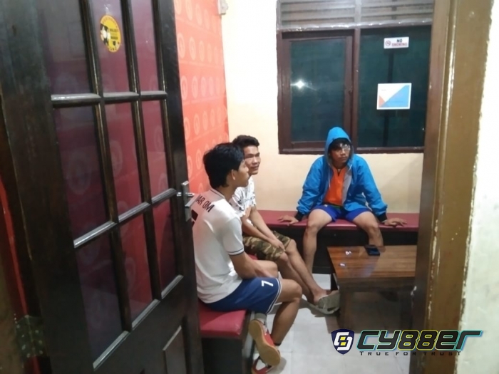 Gara-Gara Futsal, Dua Tim Bentrok