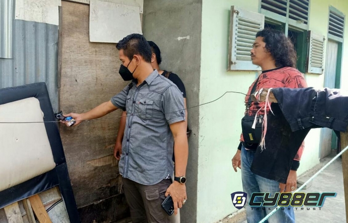 Kasat Reskrim  Polres Kuansing Pimpin Giat Penyisiran Tempat Pemurnian Emas Ilegal