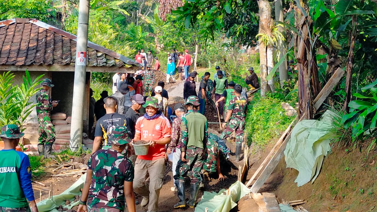 Program TMMD Ke 114 Kodim 0608 Cianjur Jadi Ajang Keakraban Masyarakat dan TNI